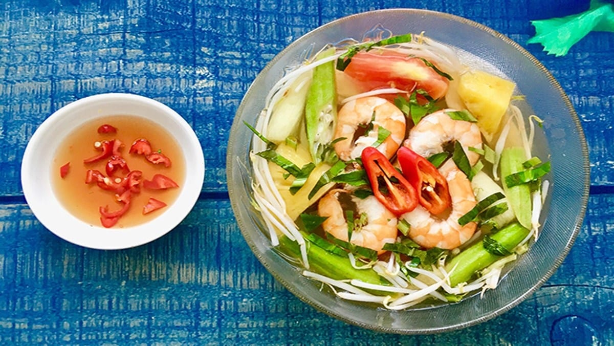 52. Canh Chua Tom.