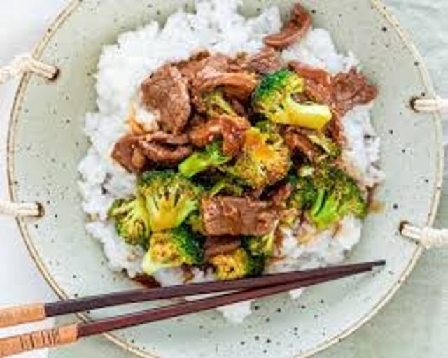 94. Com Bo Xao Bong Cai.